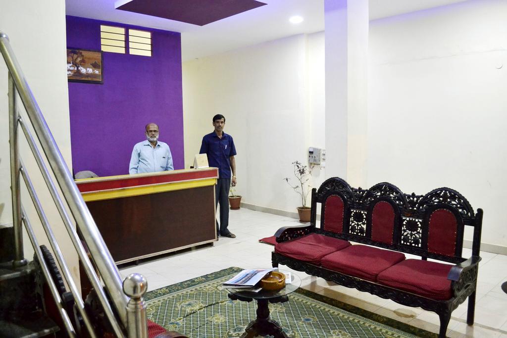 Hotel Galaxy Comforts Mysuru Zewnętrze zdjęcie