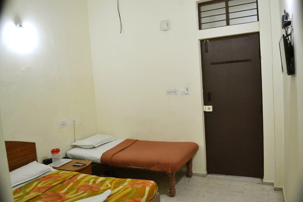 Hotel Galaxy Comforts Mysuru Zewnętrze zdjęcie